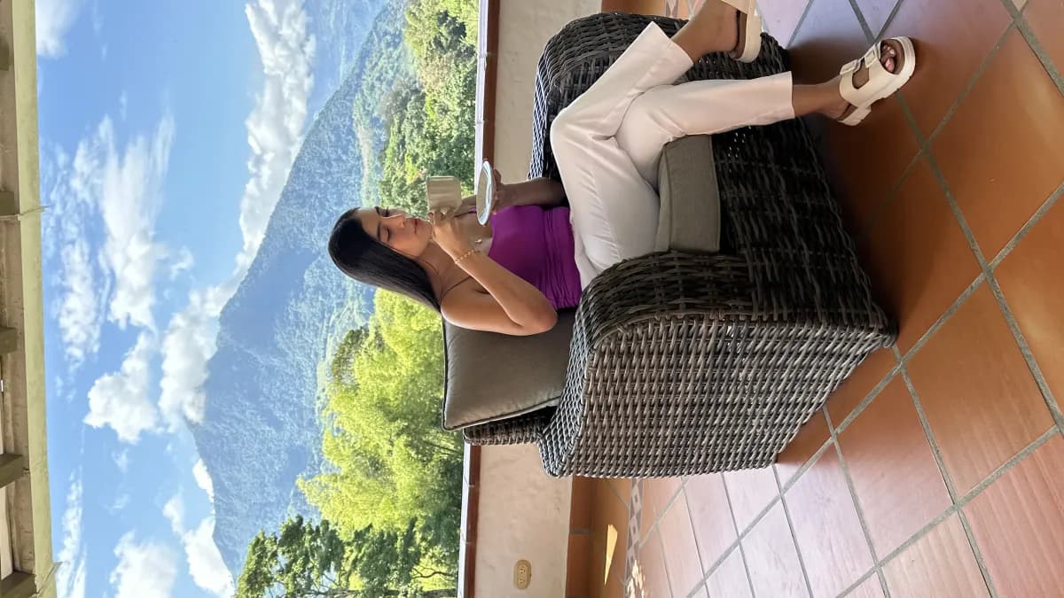 Casa de bahareque de la finca La Juana con vista al Cerro Tusa, finca para eventos en Antioquia